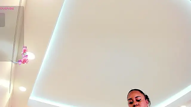 Онлайн чат XXX laia_fisher_