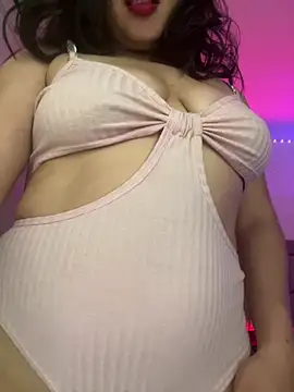 EmilyNoir1 即時 XXX 聊天