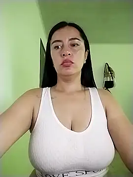 hailey85 Adlı Modelin Canlı XXX Sohbeti