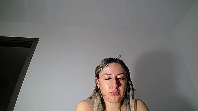 Julianna68's Live XXX Chat