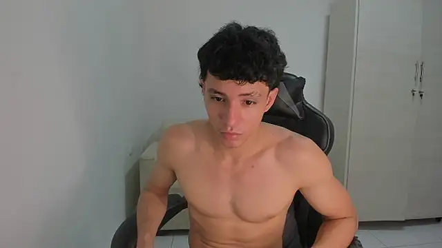 enzo_sloran Chat XXX in diretta