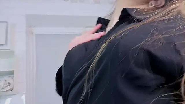 LeenaPuita: онлайн-секс-чат