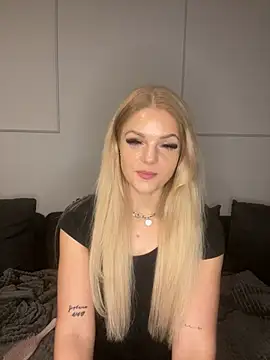 Luna-NoireのライブXXXチャット