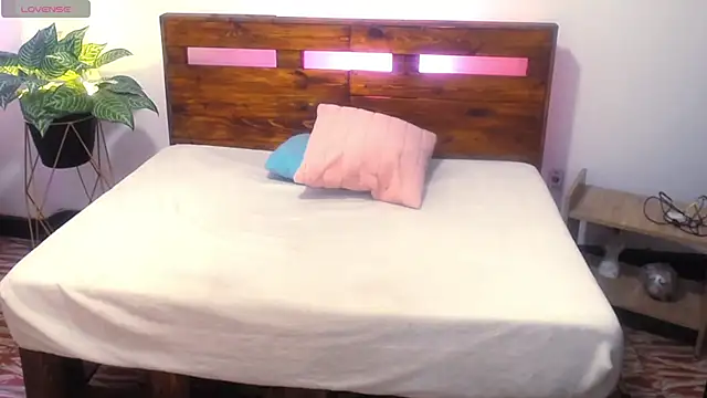 Yeseniaa25_ – Naživo XXX chat