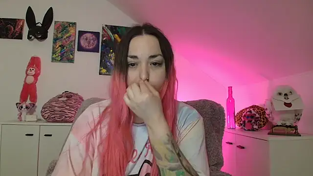 PinkHurricaneOfficial Webcam-Show