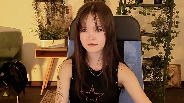 Elainebeness: онлайн-секс-чат