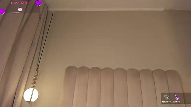 Chat +18 de Melanie_hillz ao vivo