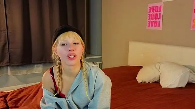 XXX chat uživo modela TieraSavell