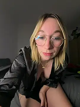 Chat +18 de Giuliana_baby ao vivo