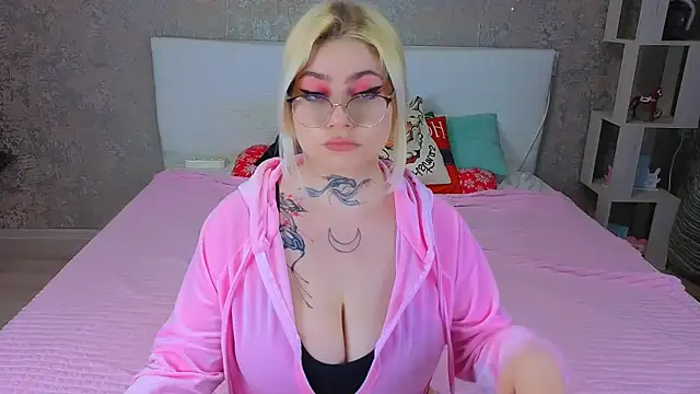 Chat +18 de NikaRocks ao vivo