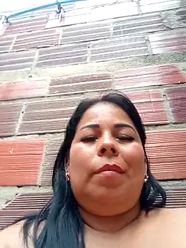 Mother-Big-tits Adlı Modelin Canlı XXX Sohbeti