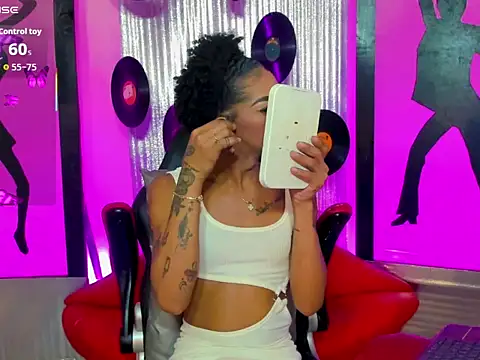 Chat XXX en directo de nickyminach_