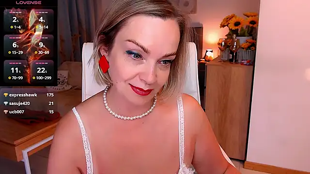 Chat +18 de Tilly_Eliot ao vivo