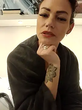 Show modela SydneySchmid na web-kameri