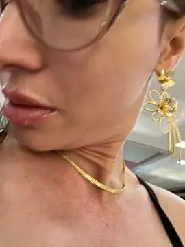 Irresistible24 – Naživo XXX chat