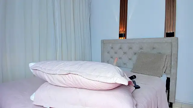 Chat +18 de KatieBoison ao vivo