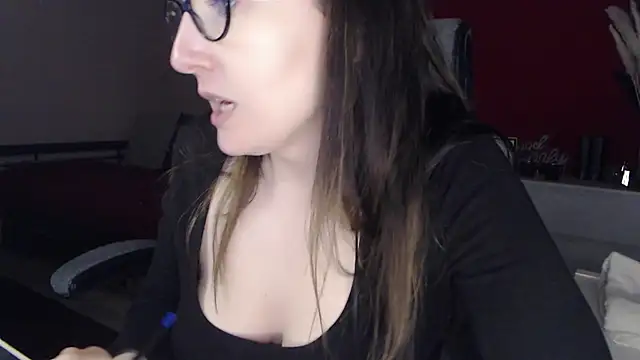 Chat +18 de Alina_Lamour ao vivo