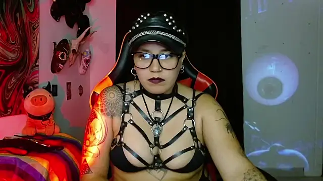 Show modela LilithSharon na web-kameri