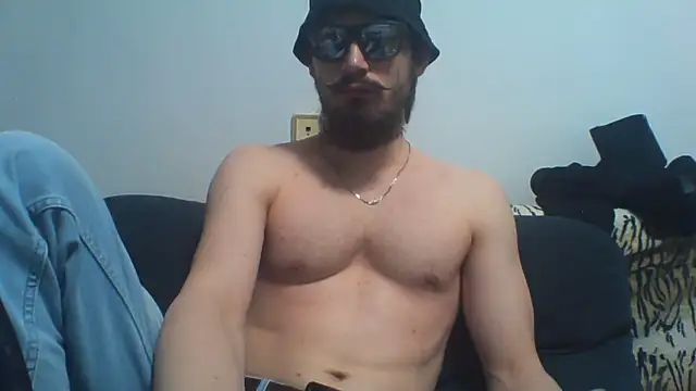 KaelNox: διαδικτυακό σόου στην κάμερα