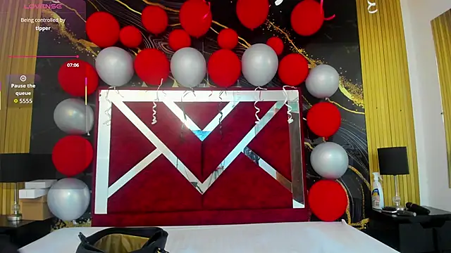 VioletRose_as élő XXX-chatje