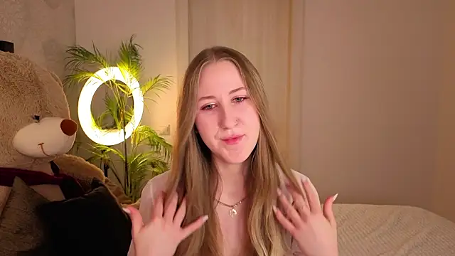 CassieReborn's Live XXX Chat