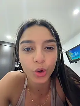 violeta365 élő XXX-chatje