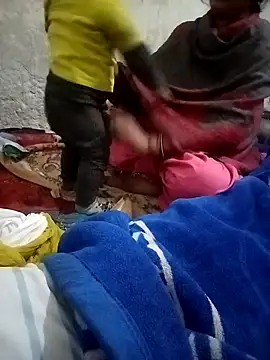 Chat +18 de NEERU-STRIP ao vivo