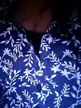 Ruhi_07 লাইভ XXX চ্যাট