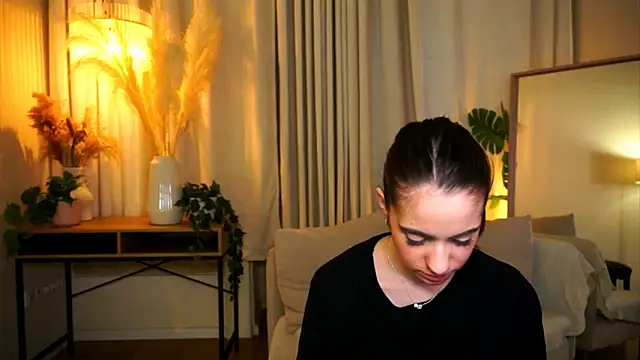 miilky_wayy's Live XXX Chat