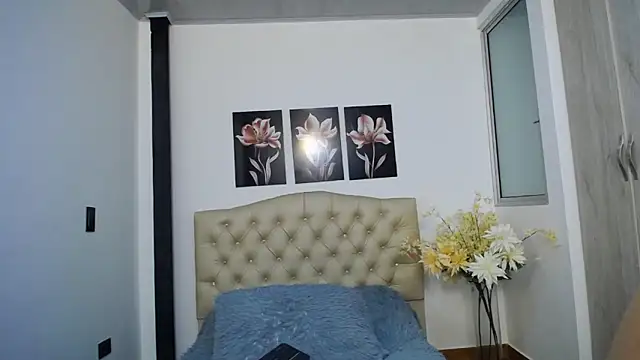 pinky_f00x: онлайн-секс-чат