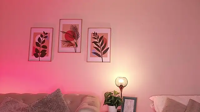 Chatroom XXX en direct de DahianaWalcott