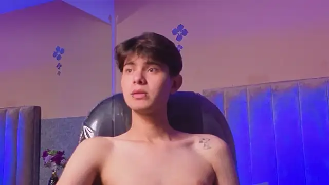 Derek_Sinn Live XXX-Chat