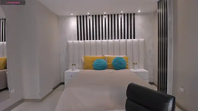 LucieMartin Live XXX Chat