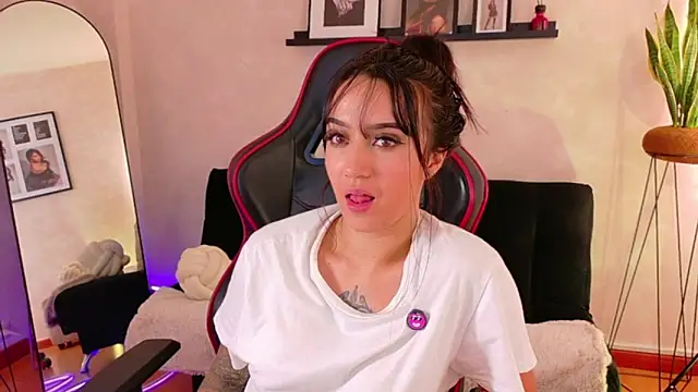 EmmyEvans1: απευθείας συνομιλία ΧΧΧ