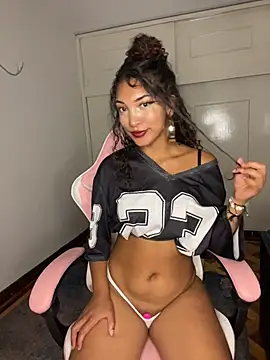 PrettyHamaica লাইভ XXX চ্যাট