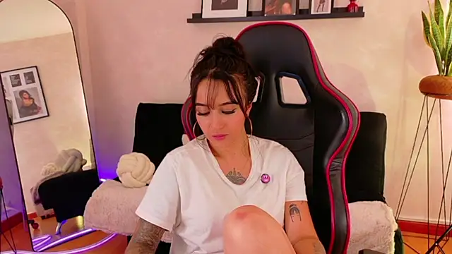 Chatroom XXX en direct de EmmyEvans1