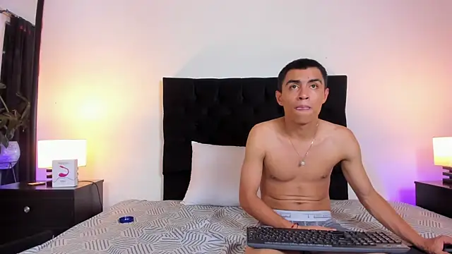 Laura_And__Andresn Live XXX chat