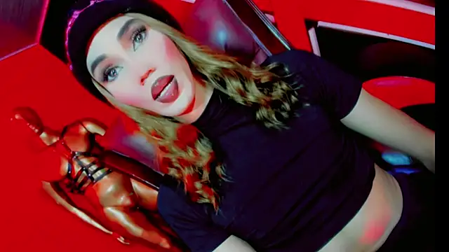 emelly_horny_'s Live XXX Chat