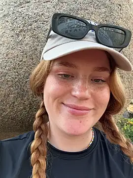 SunnyGrin Obrolan Langsung XXX