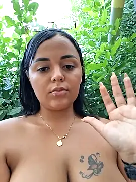 Chatroom XXX en direct de Naugthy-Mey