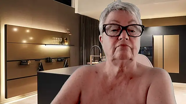 Mystery-GrandmotherのライブXXXチャット