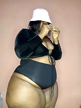 BigBootyBitch96 – Live XXX-chat