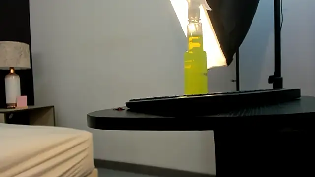 XXX chat uživo modela kate_morgann