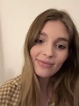 Show modela Renesme_28 na web-kameri