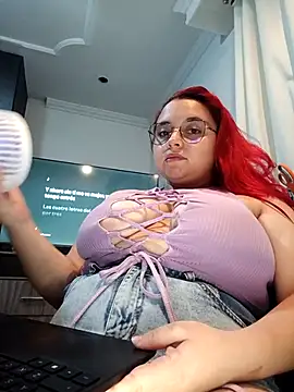 CURVY-HORNYのライブXXXチャット