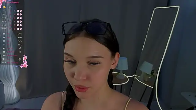 แชท XXX สดของ RoxannRunk