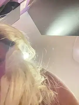 Show de webcam de Mommy-girl-Lola