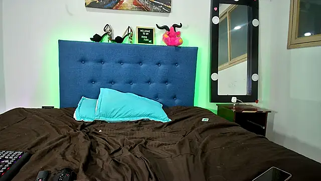 Penelope_Hot0: онлайн-секс-чат