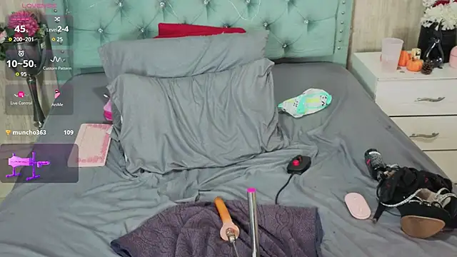 Show modela Alicee_Moonn na web-kameri