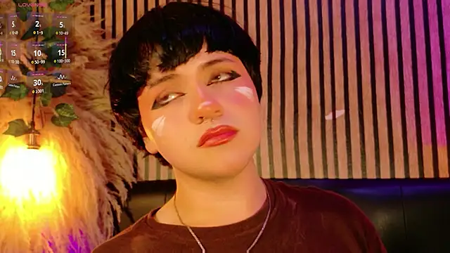 Show modela Hiddenhotcake na web-kameri